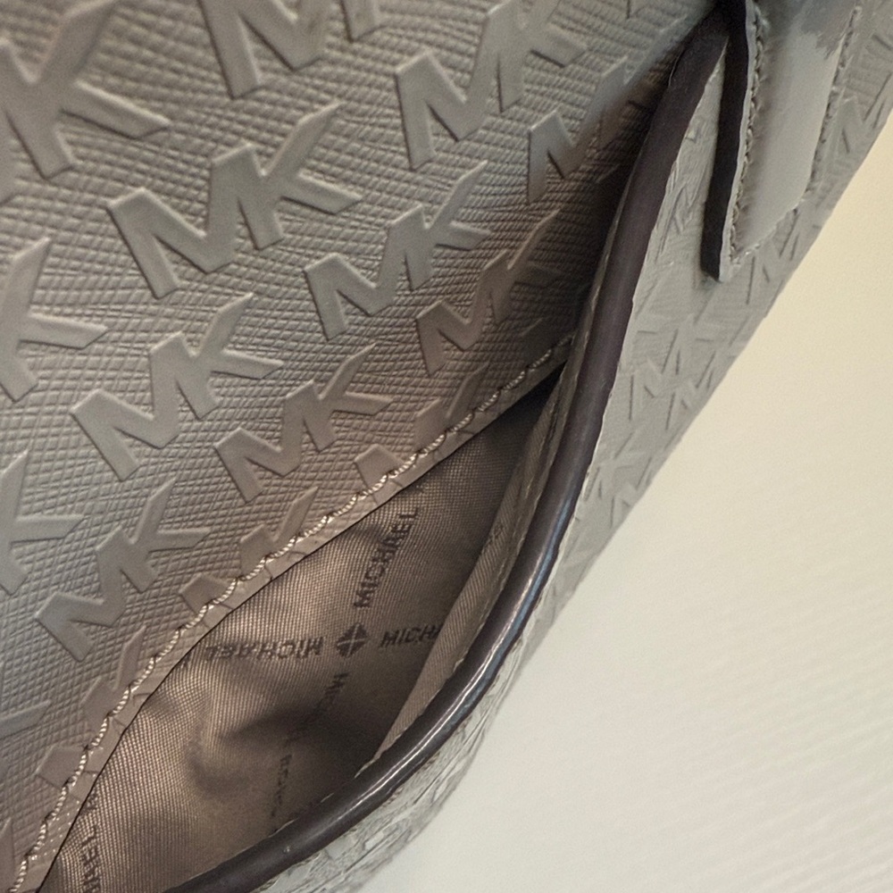 Michael Kors Monogrammed Gray Tote bag - Picture 4 of 15